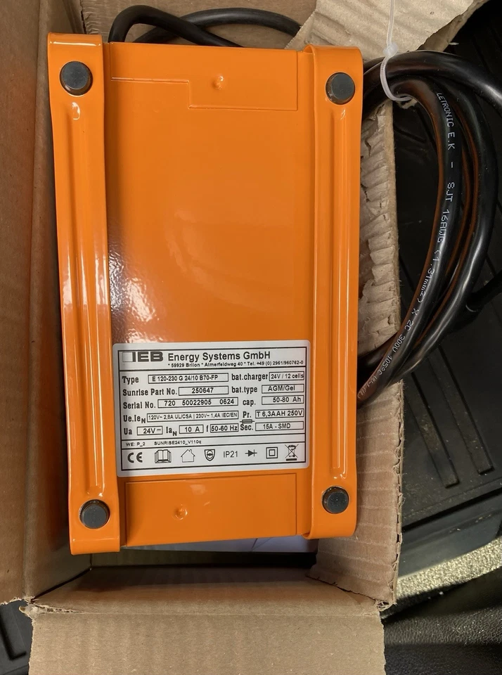Sunrise Quickie 24V 10A Battery Charger for #250647 - Never Used - Image 3 of 3