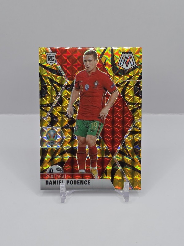 2021 Panini Mosaic UEFA Euro  - Daniel Podence #157 Reactive Gold Mosaic Prizm