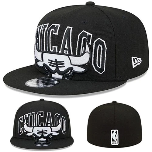 New Era Chicago Bulls Fitted Hat Official NBA Tip Off Black White Big Logo Cap