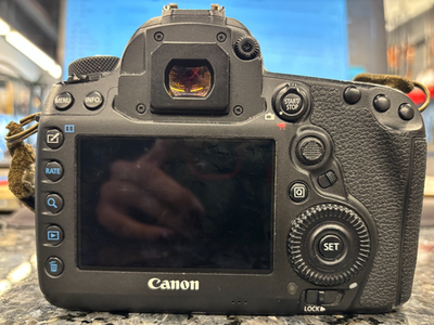 【良品】EOS 5D Mark IV ボディ 611 Canon EOS 5D Mark IV Body | Digital SLR