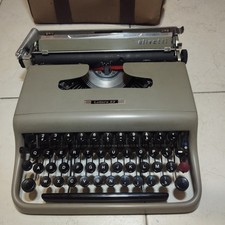 Macchina da scrivere Olivetti lettera 22 prima serie con Scritta In Rilievo
