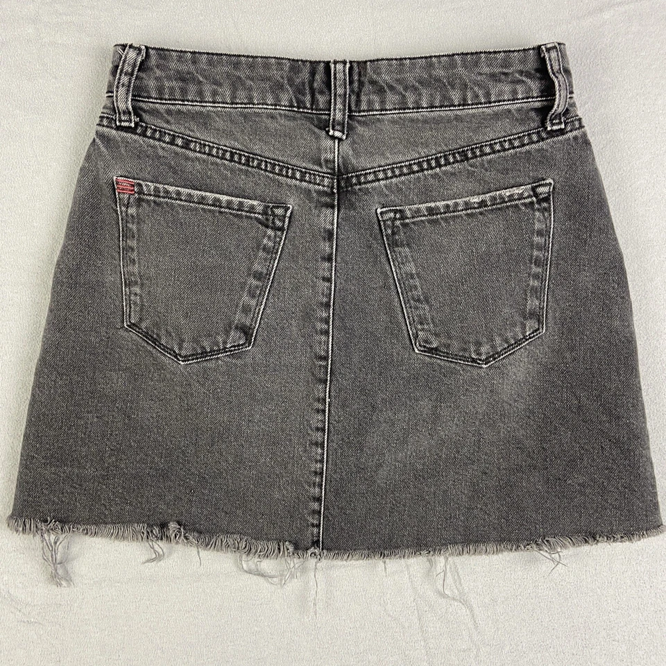 Minifalda vaquera BDG Urban Outfitters talla S (26) dobladillo deshilachado lavado negro años 90’s Foto 2 de 4