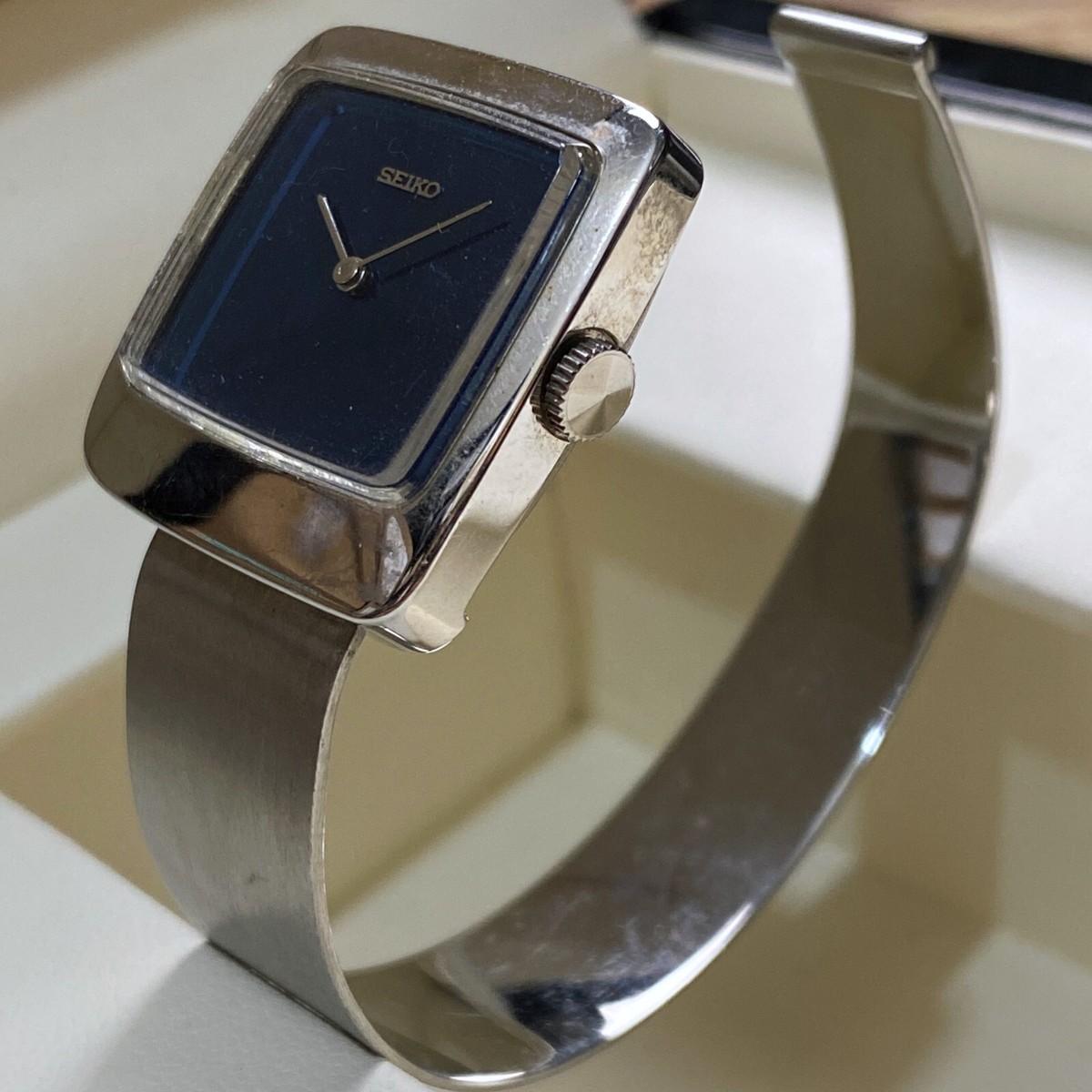 Vintage Ladies Seiko c. 1960's Manual Watch 26mm Open Cuff