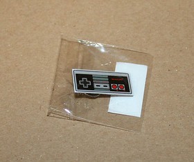 Nintendo NES Controller rare Promo Pin from Gamescom 2016