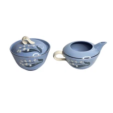 BEAUTIFUL VINTAGE 1956 HOMER LAUGHLIN SKYTONE CREAMER & SUGAR BOWL W/ LID SET