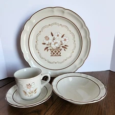 MCM Stoneware Dinnerware Cumberland MAYBLOSSOM Flower 4Pc Place Setting NOS 