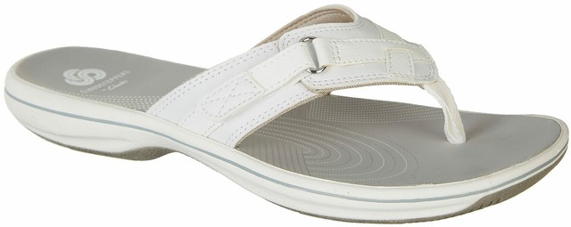 clarks breeze sea flip flops on sale