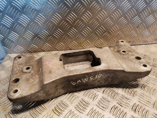 BMW 5 Touring F11 Getriebehalterung 6781222