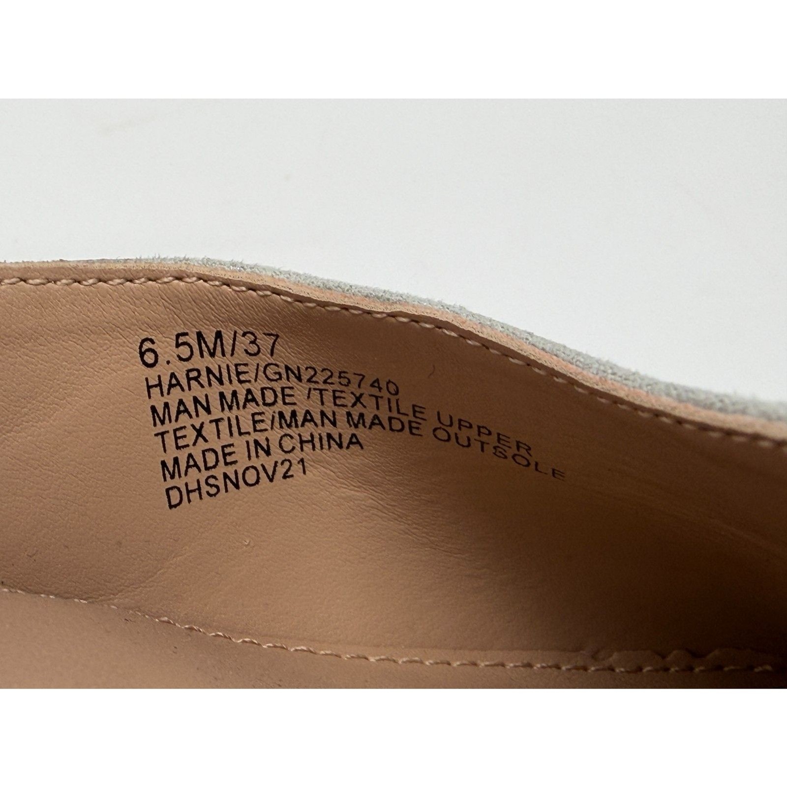 BCBGeneration Harnie Pump Translucent Strap Silve… - image 8