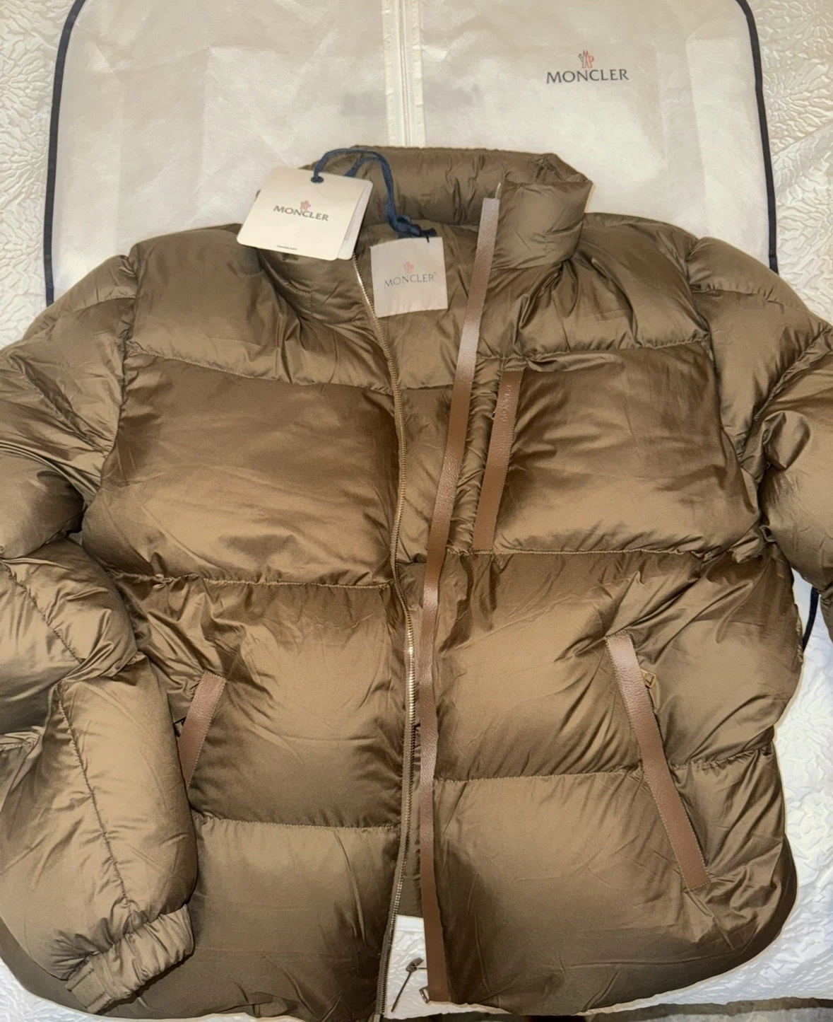 MONCLER BESBRE PIUMINO CON CAPPUCCIO MARRONE