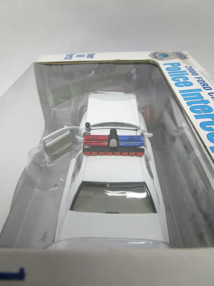 Gearbox 2000 Ford Crown Victoria Diecast 1:43 Scale Minnesota State Patrol - Image 2 of 4