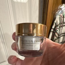 Est e Lauder DayWear Cream Face Moisturizer Anti-Oxidant Daily Use White
