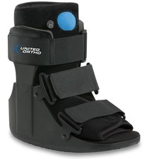 United Ortho Short Air Cam Walker Fracture Boot USA14115, Medium, Black  NEW