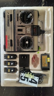 Airtronics vangaurd VG4R Transmitter receiver set