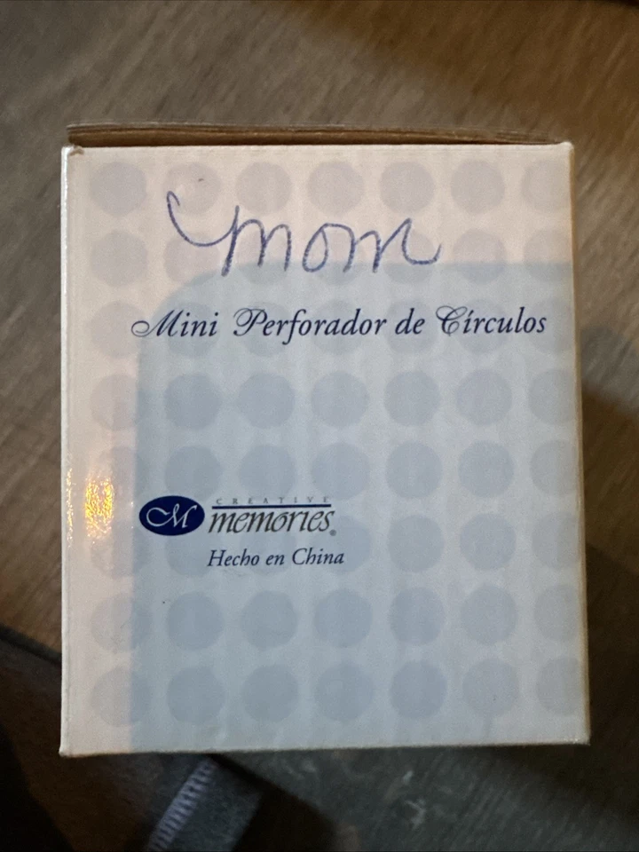 Creative Memories Mini Circle Maker Punch Cuts 3/4" & 1" Circles New In Box A1 - Image 3 of 4