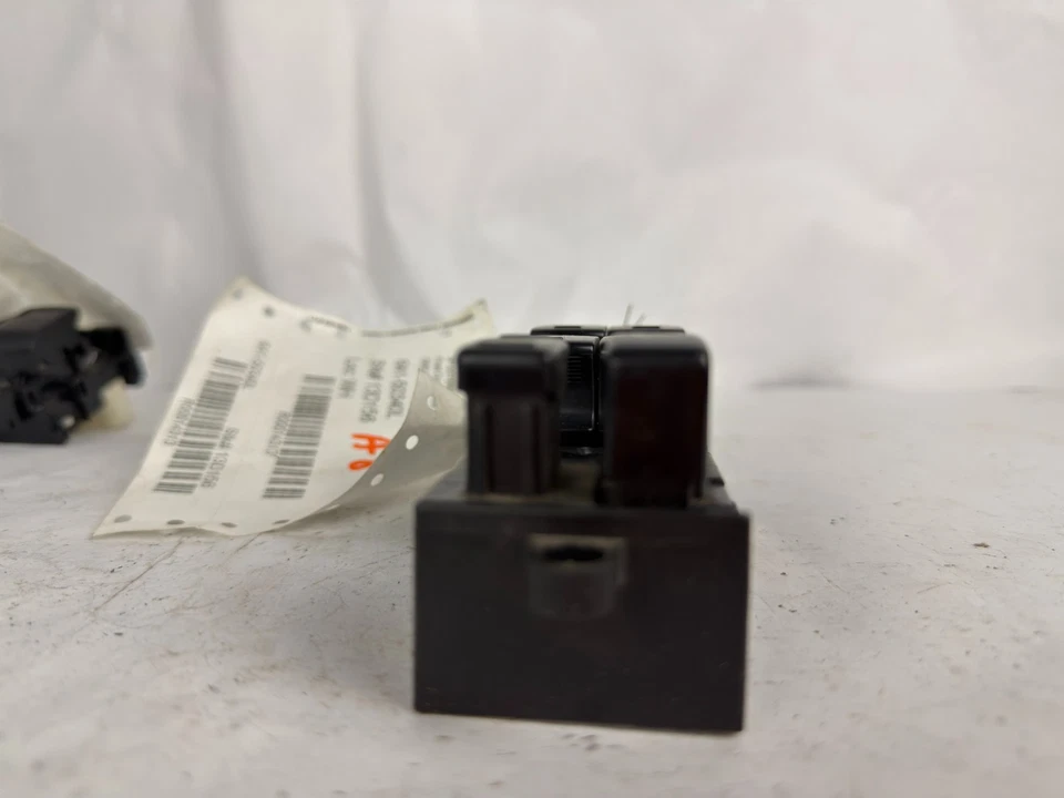 Interruptor maestro de la puerta delantera izquierda del lado del conductor Subaru Impreza 2008-2011 OEM Foto 4 de 4