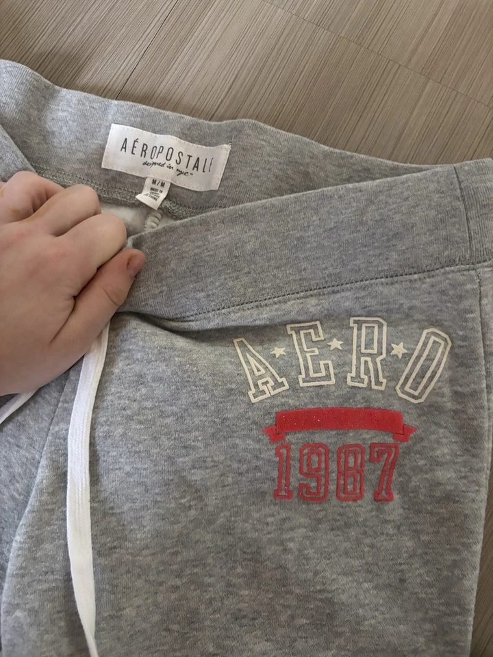 Leggings Aeropostale gris acampanados tiro bajo-medio Y2K años 2000 para mujer talla mediana Foto 3 de 3