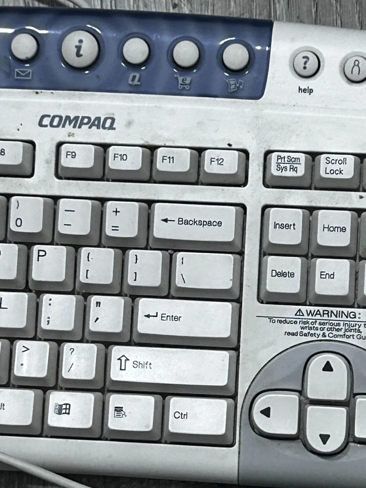 Vintage Compaq USB Multimedia Keyboard White Model No KU-9978 - Image 4 of 4