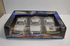 Back to the Future Trilogy Pack DELOREAN Time Machine 1/24 Scale Welly Diecast