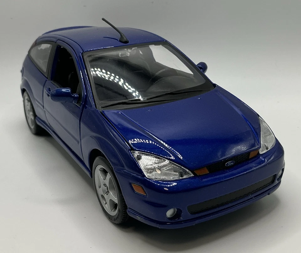 FORD FOCUS SVT 1:24 BLUE MAISTO RARE RARE FIND - Image 2 of 4