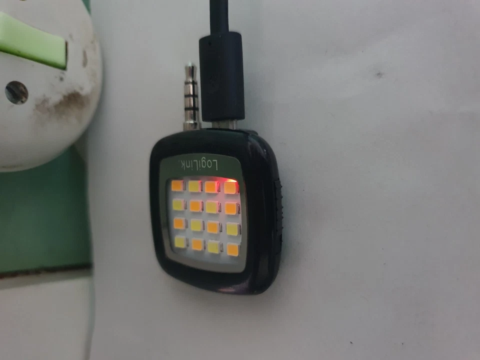 LogiLink externes LED-Blitzlicht zur Verbesserung Ihrer Fotos/Videos  - Bild 2 von 4