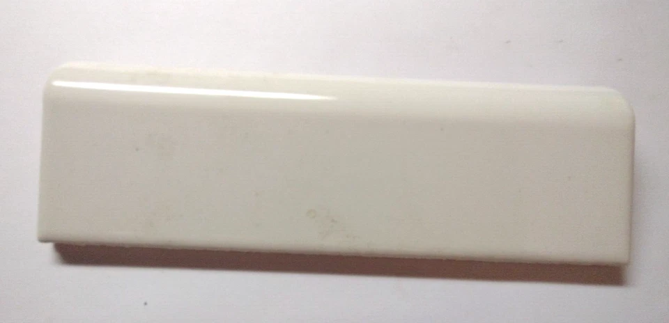 US Ceramic A 4200 Bright Snow White 6"x2 Radius Wall Tile Outside Corner Cap Vtg - Image 2 of 4