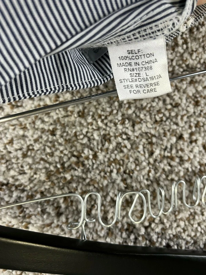 Pantalones Cortos Elegantes Charlotte Russe Skort Juniors Talla Grande Azul|Blanco Rayas Volantes Foto 3 de 4