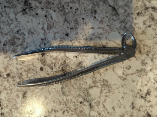 Hu-Friedy MD3 Mead Forceps, Serrated - FMD3