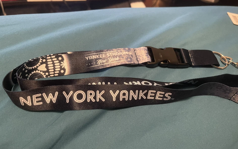 N.Y Yankees Sugar Skull Lanyard MLB 22” W/ Detach Buckle MLB NEW YORK YANKEES. - Image 2 of 4