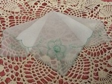 Vntg Ladies Sheer Hanky White, Green Floral Embroidery  Scalloped Edges-New-M12
