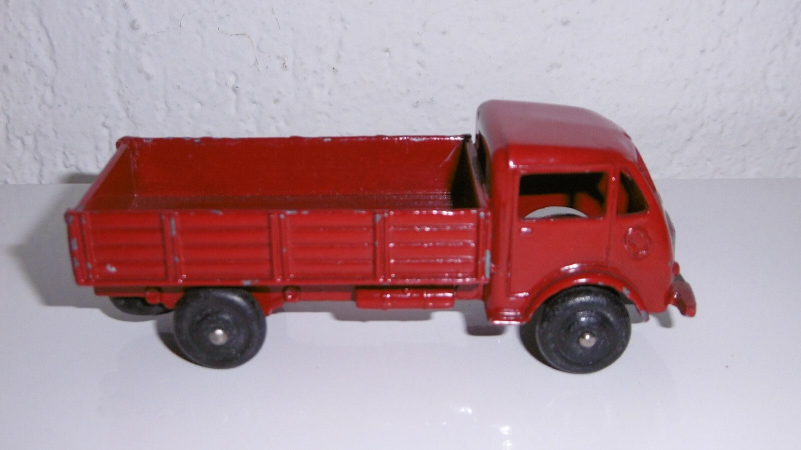 Dinky toys ancien CAMION FORD BENNE ENTREPRENEUR roues métal crochet moulé Dinky toys ancien CAMION FORD BENNE ENTREPRENEUR roues métal crochet moulé