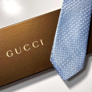 Magnifique cravate GUCCI 58,26 pouces bleu clair motif GG soie