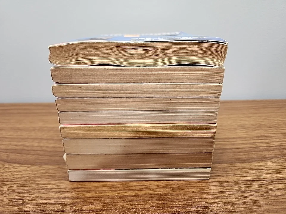 Animorphs Book Lot of 9 Bundle K. A Applegate #1-2, 4-5, 22-23 Megamorphs 1-2, 4 Foto 4 de 4