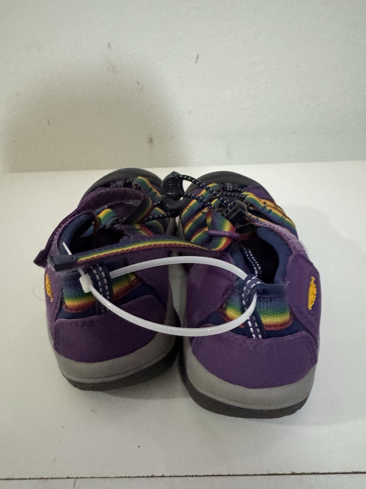 Sandali Keen bambini giovani taglia 13 arcobaleno viola regolabili escursionismo acqua usati in ottime condizioni