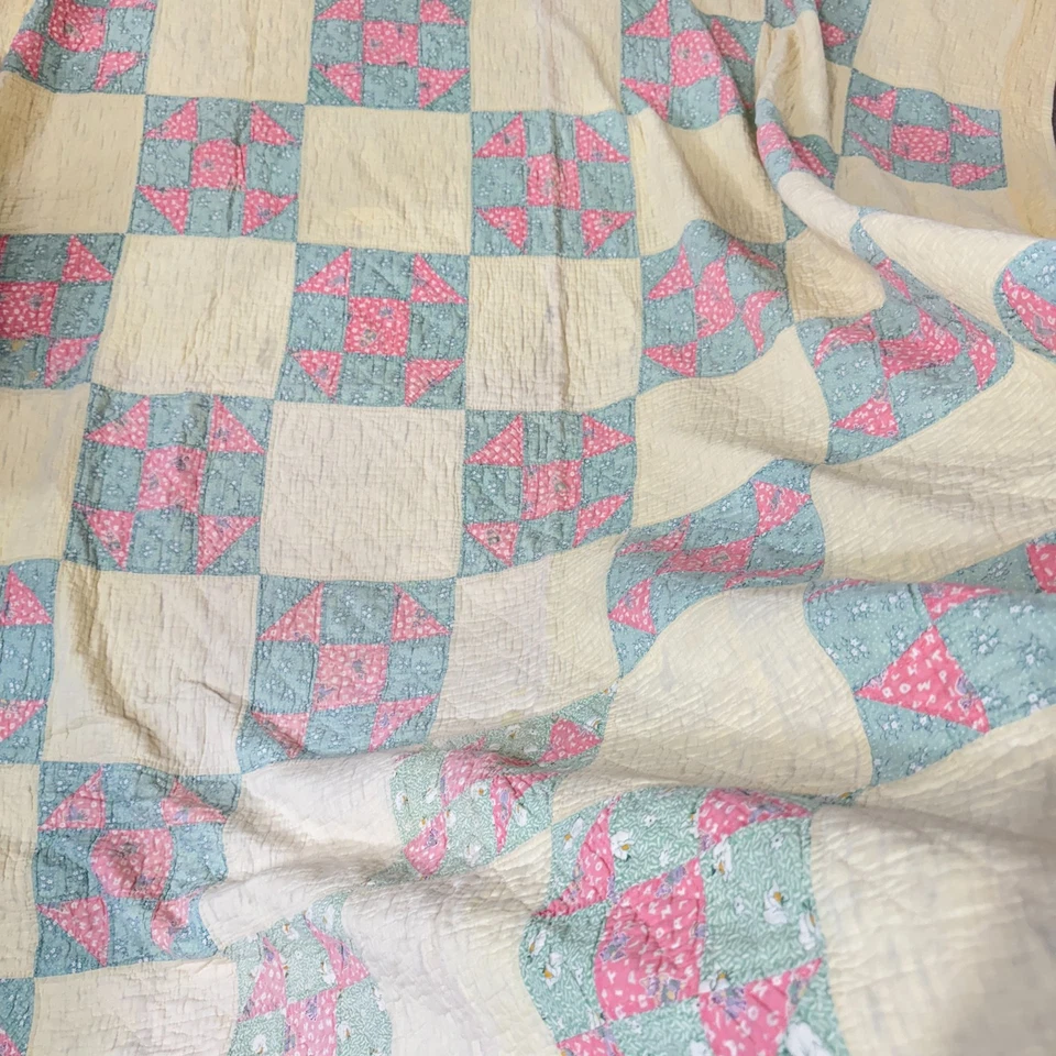 Edredón de retazos vintage hecho a mano 61x72 rosa amarillo algodón shoo mosca Cottagecore Foto 3 de 4