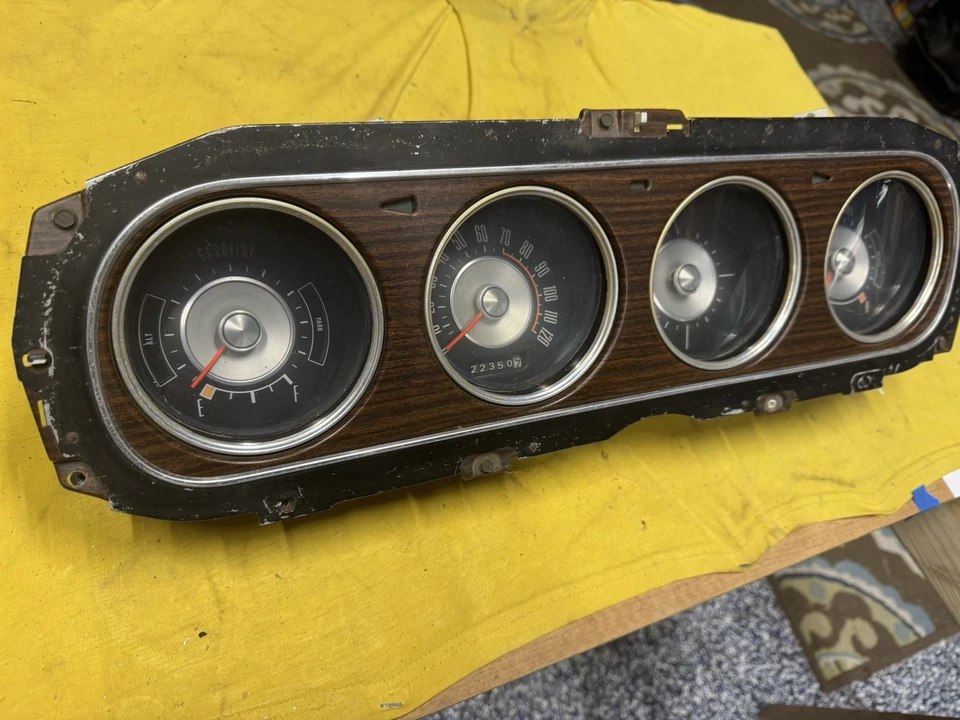 Cuadro de instrumentos Mercury Cougar 1970 70 (no XR7) - Completo (¿puede caber 1969?) Foto 3 de 4