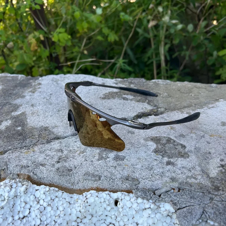 Vintage Oakley Mag Metal M Frame Style Sunglasses Polarized Silver Gold Lens - Photo 1/4