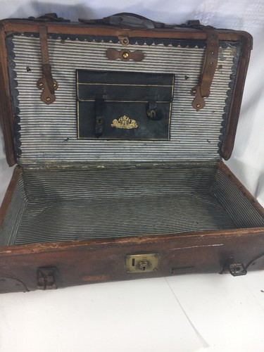 Antique Full Leather Travel Trunk by John Pound & Co. Makers of London - Picture 9 of 12