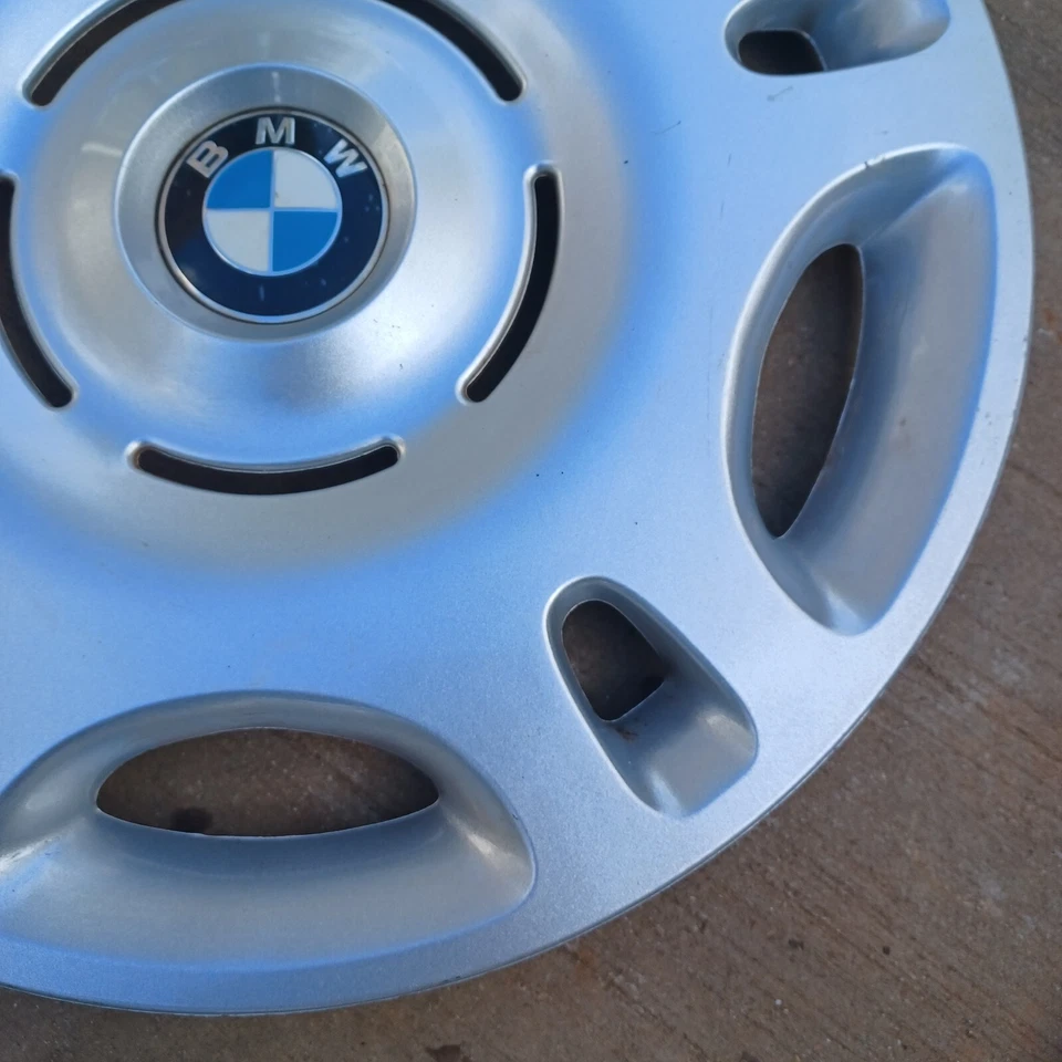 BMW 318i, 320i, 328i, tapacubos 1997-1999 se adapta a ruedas de 15" 36.13.1180804, 51007 01 Foto 4 de 4