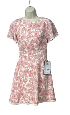 B Darlin Juniors' Floral Flutter Sleeve A-Line Dress, Cream/ Maui Pink, Sz. 3/4