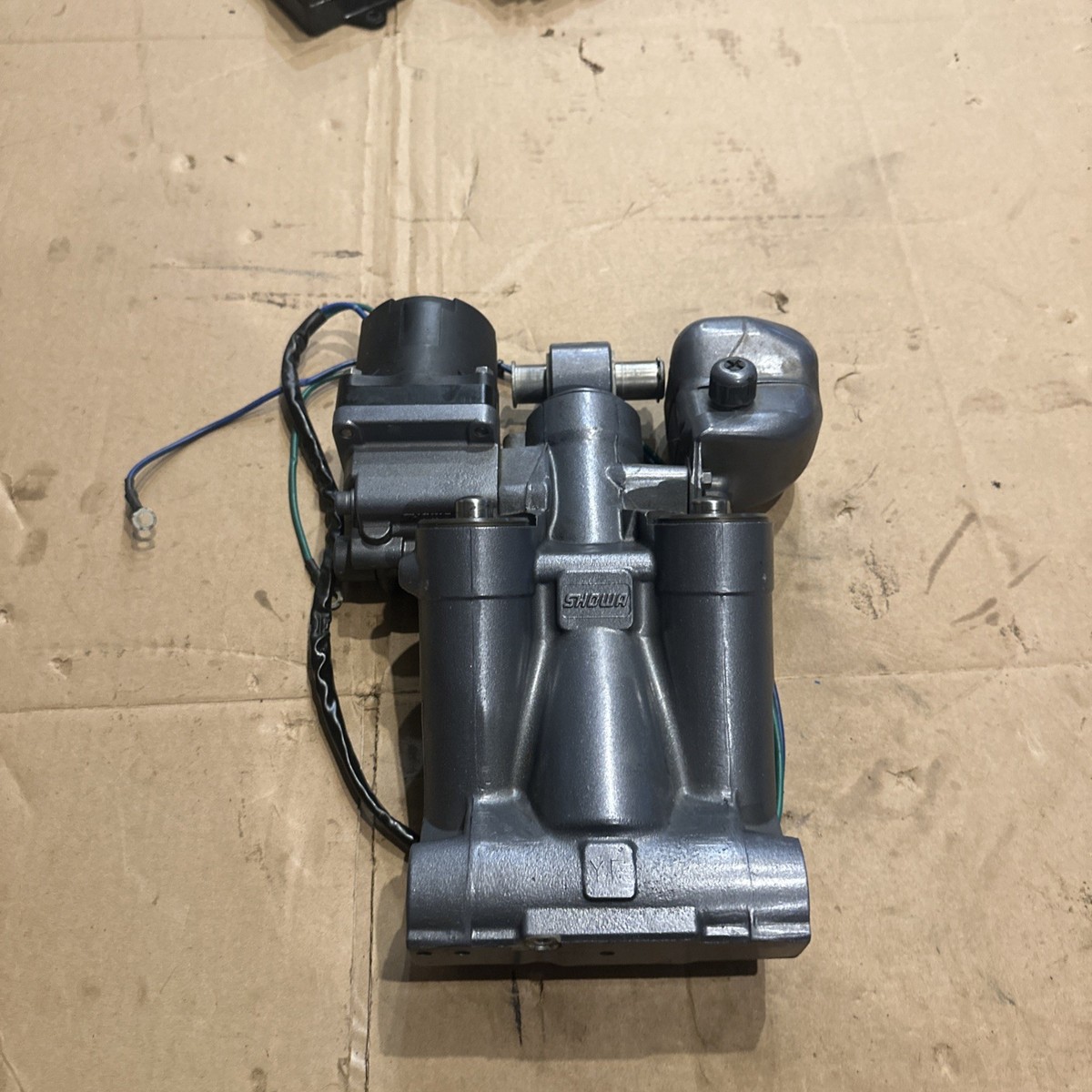 Yamaha HPDI 150 175 200 225 250 300 HP Power Trim Tilt Assembly