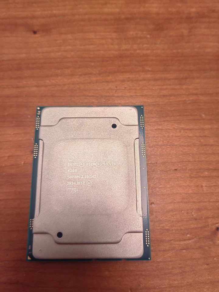 Intel Xeon Silver 4208 • 8 core / 16 thread • 2,10-3,20 GHz • funzionante - Immagine 2 di 3