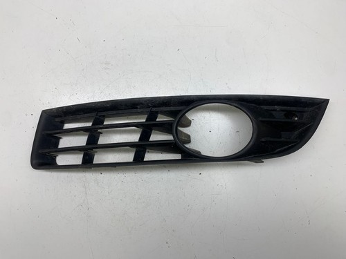 Volkswagen PASSAT B6 2007 Verkleidung Nebelscheinwerfer / Gitter vorne DRA29004