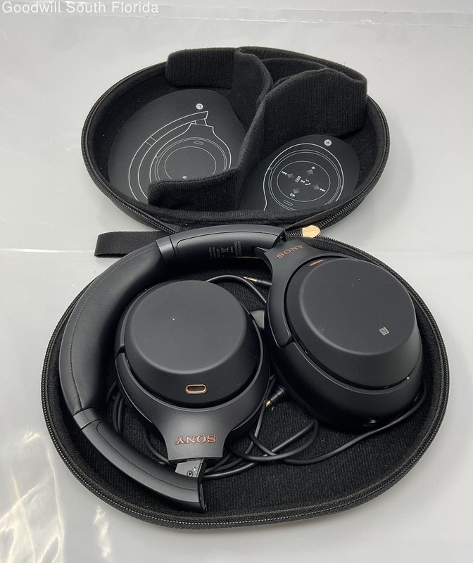 Sony Black Bluetooth Headphone With Aux Cable USB Charger & Black Case NCL