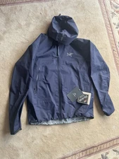 Brand New Arc’teryx  Men’s Beta Jacket LARGE Sapphire