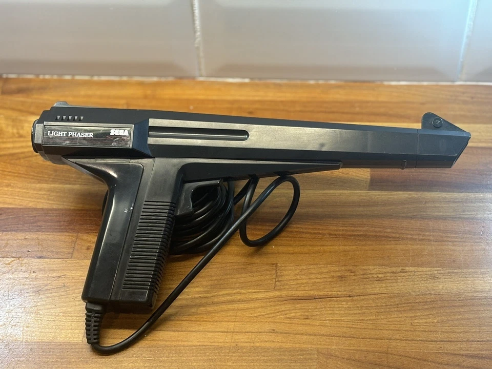 SEGA MASTER SYSTEM LIGHT PHASER GUN CONTROLLER 3050 UNTESTED - Image 3 of 3