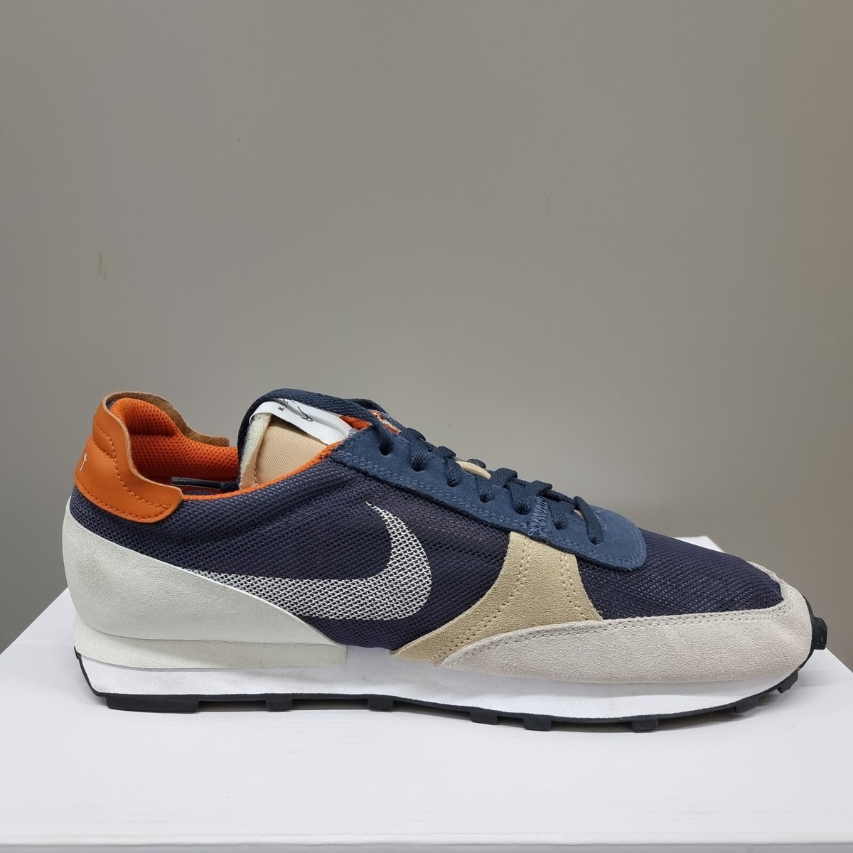 NIKE DAYBREAK TYPE \