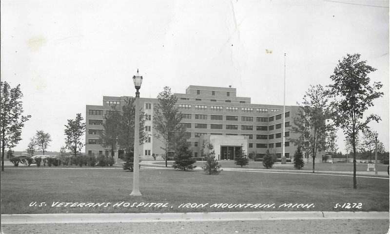 REAL PHOTO Postcard -Iron Mountain, Michigan -U.S. Veterans Hospital 1950's