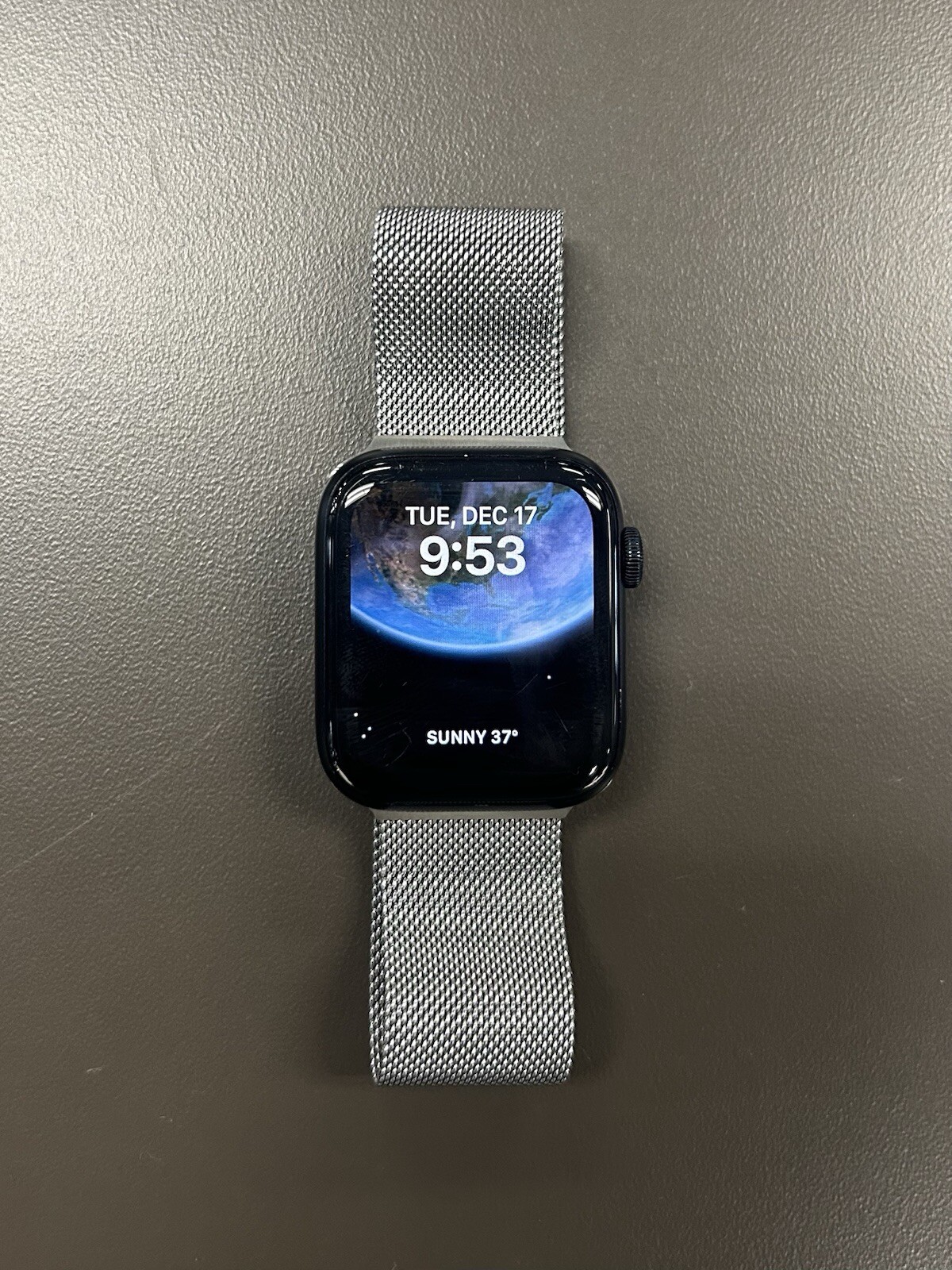Apple Watch SE Midnight Navy Color 44 MM WiFi Only Comes With 2 Extra Bands