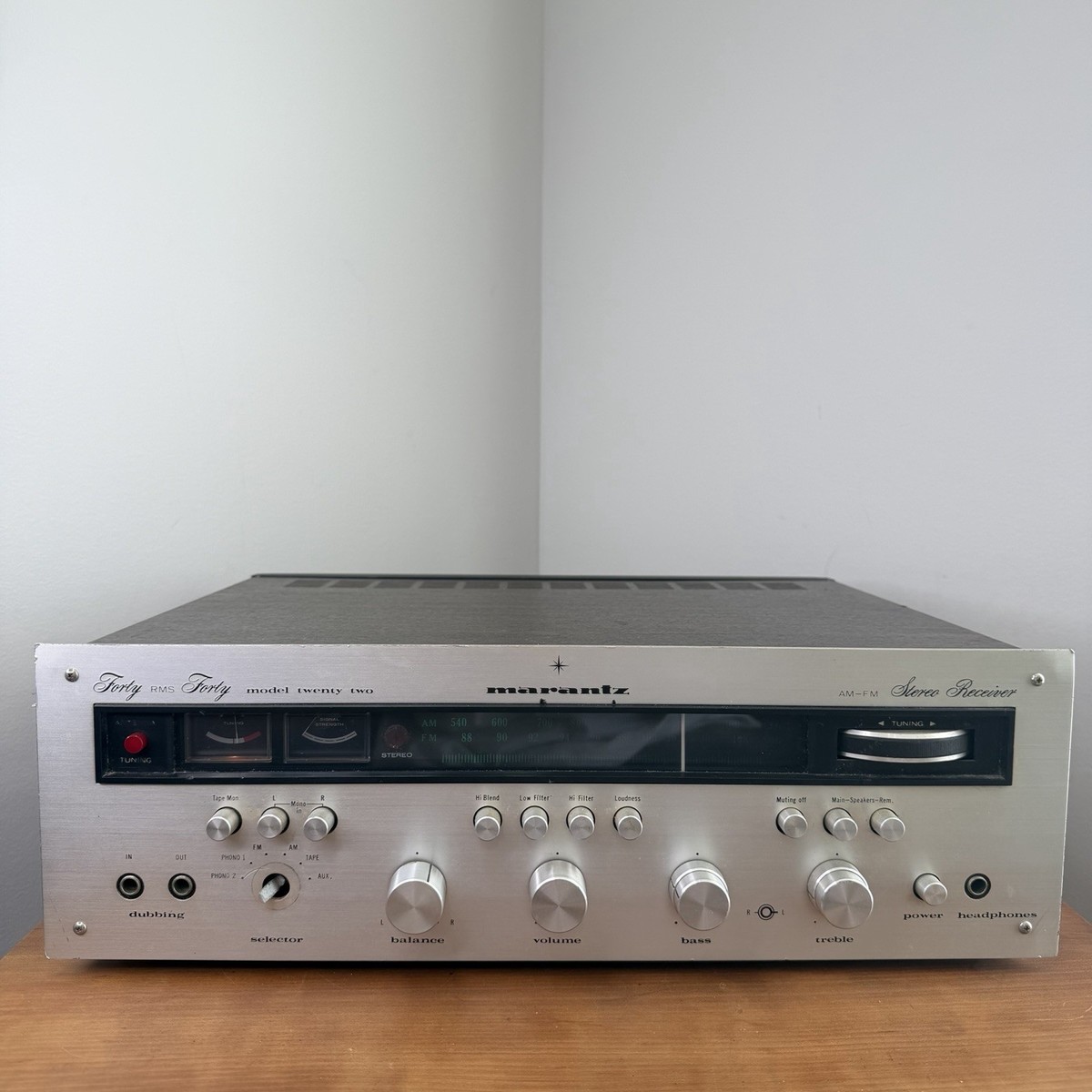 Marantz Model Twenty Two 22 Vintage Stereo Receiver Works -Broken